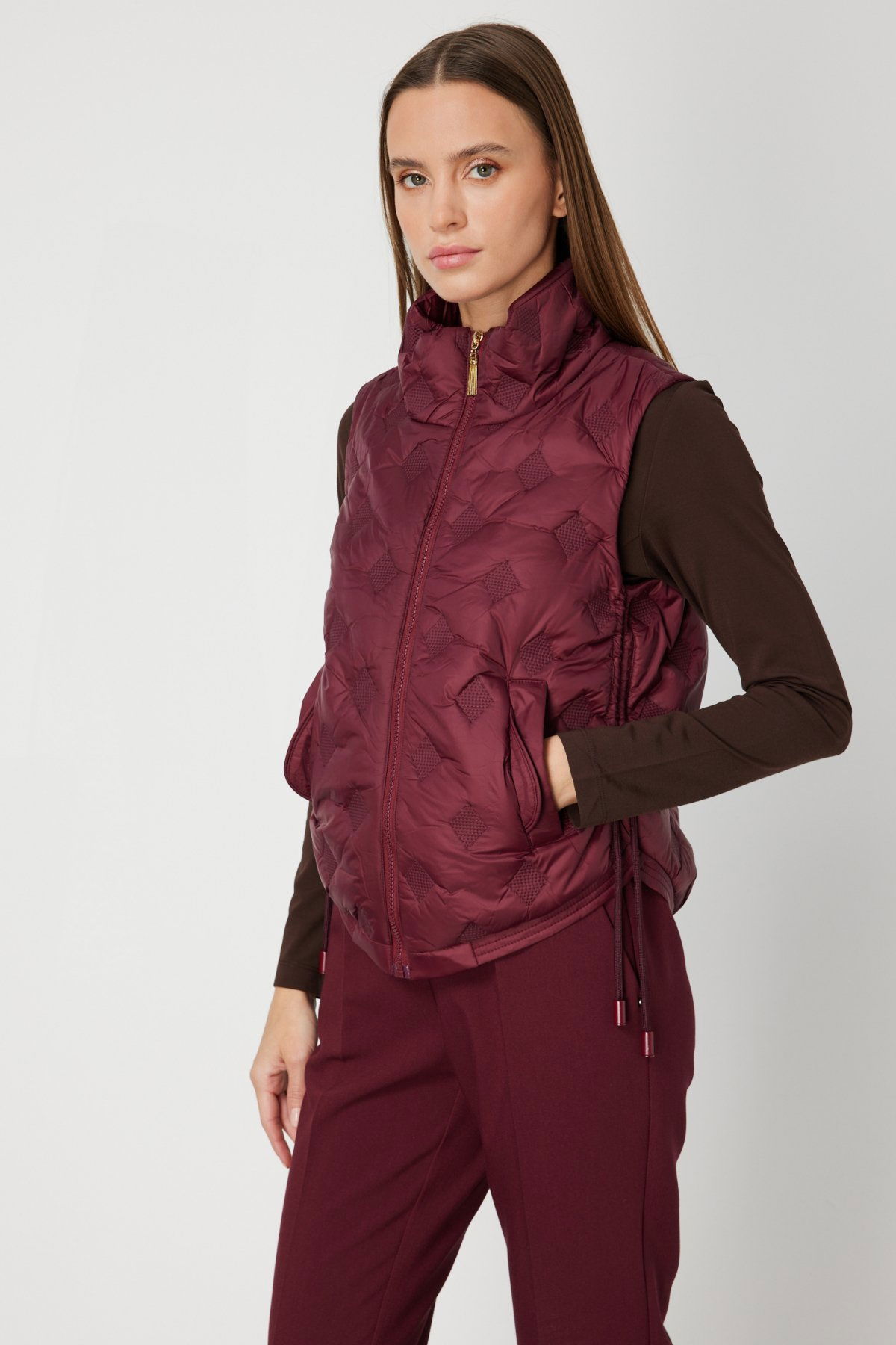 On Kadın Dik Yaka Şişme Yelek 60997 Bordo - 2