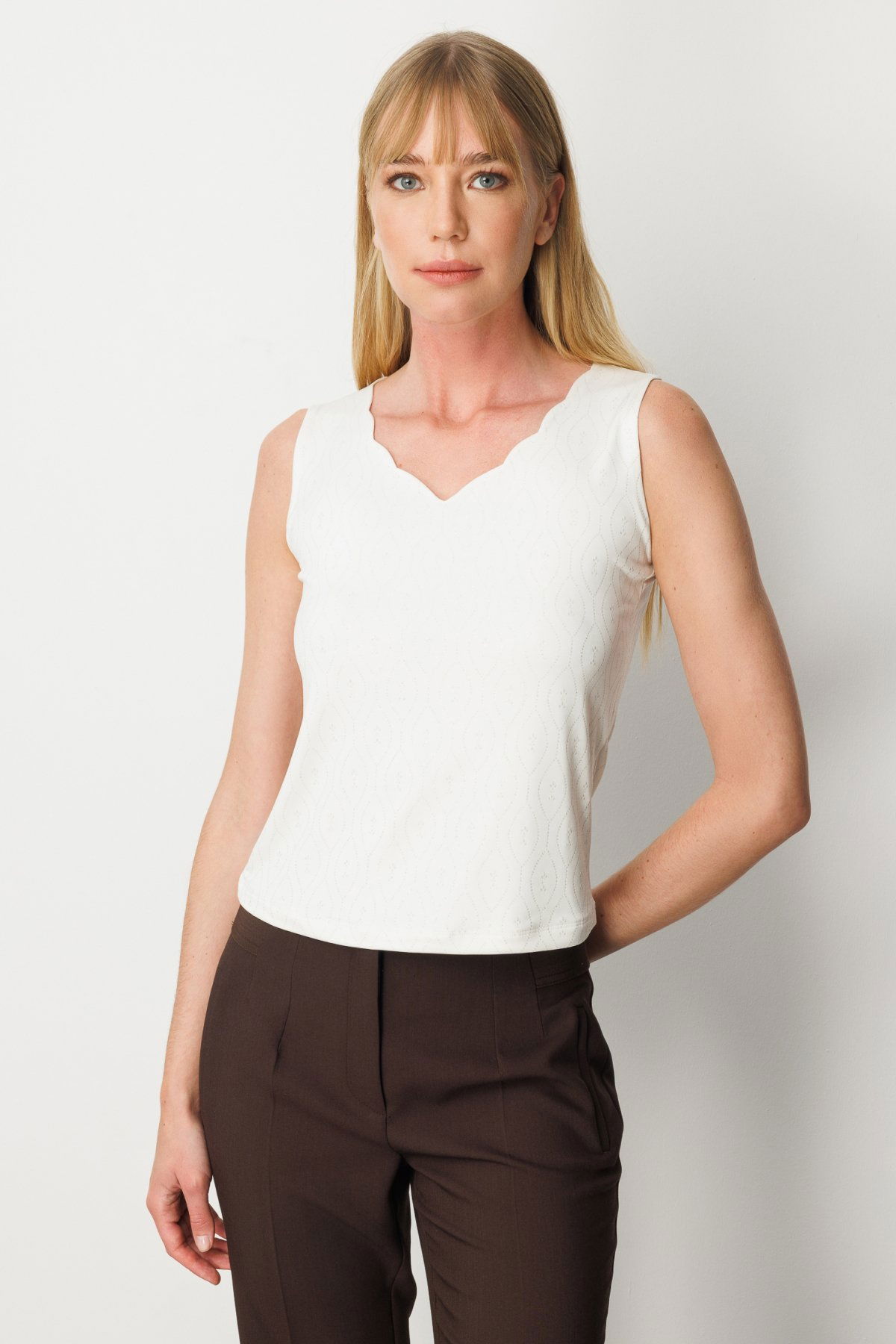 On Kadın Dilim Yaka Simli Bluz 61389 Ekru - 1