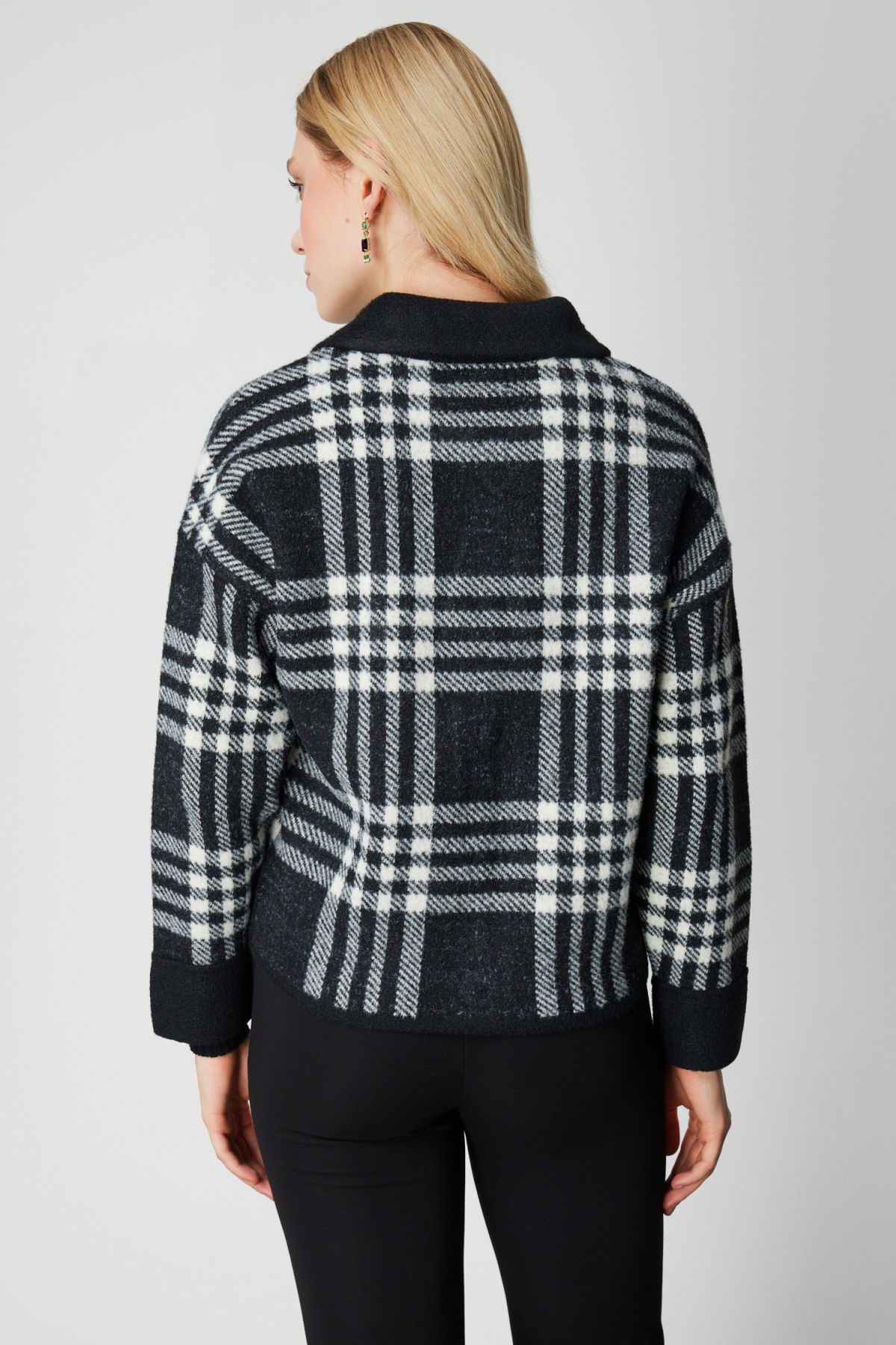 On Kadın Ekoseli Torba Cepli Hırka 65928 Siyah - 4