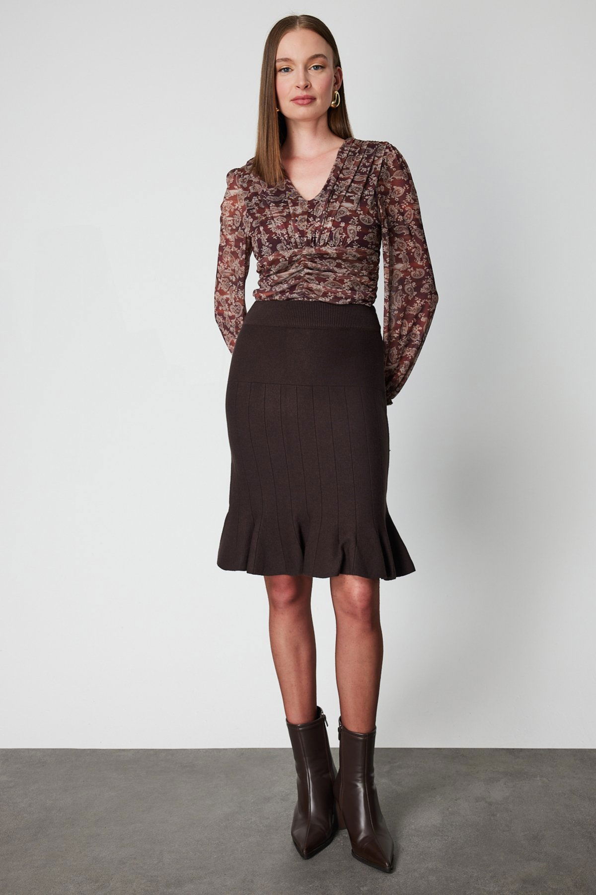 On Kadın Eteği Pileli Diz Üstü Triko Etek 65200 Kahverengi - 1