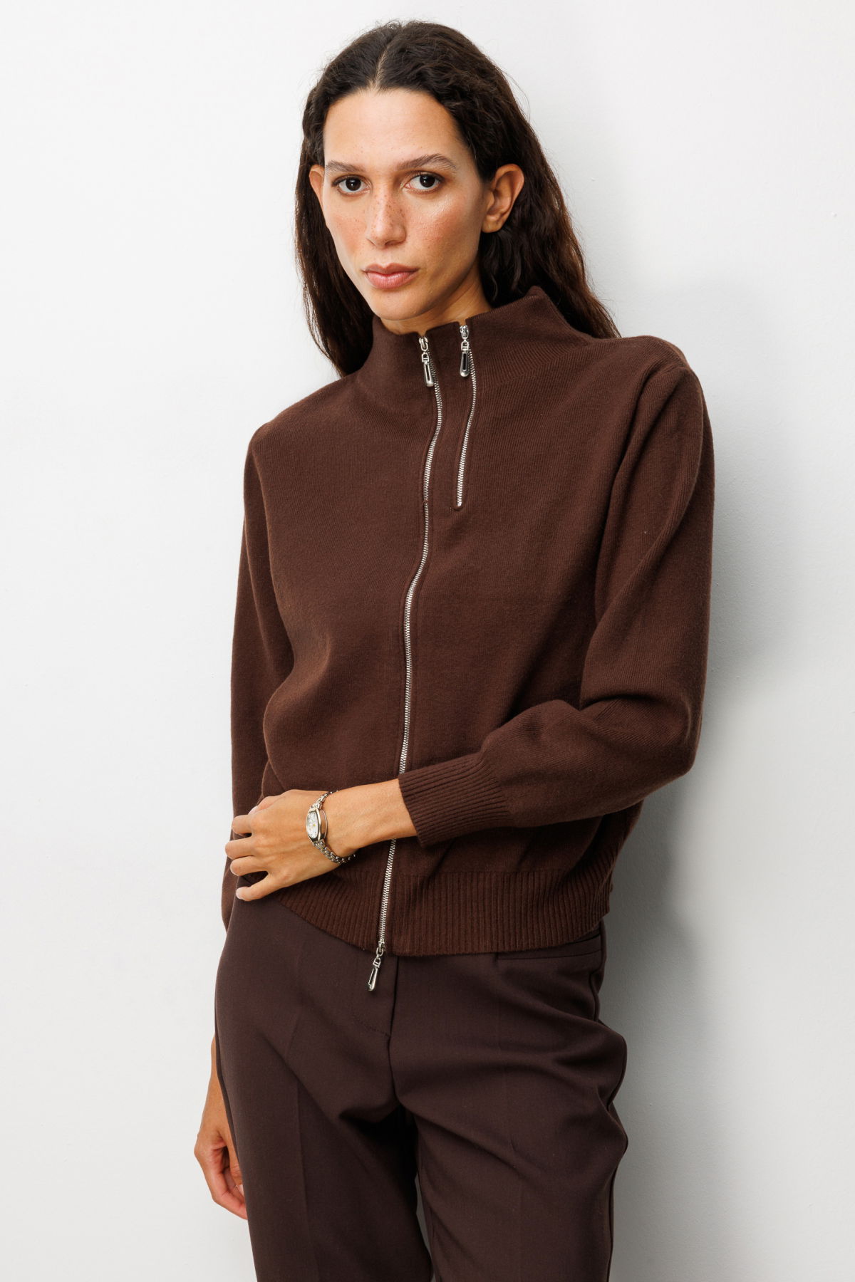 On Kadın Fermuarlı Dik Yaka Triko Hırka 60953 Kahverengi - 2