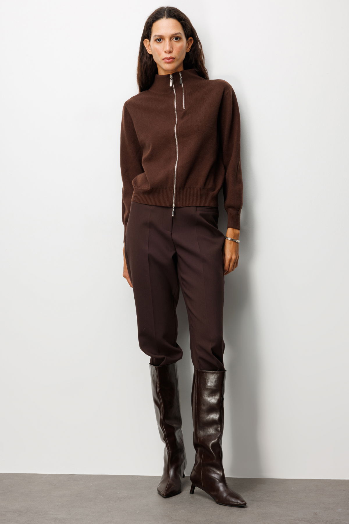 On Kadın Fermuarlı Dik Yaka Triko Hırka 60953 Kahverengi - 3