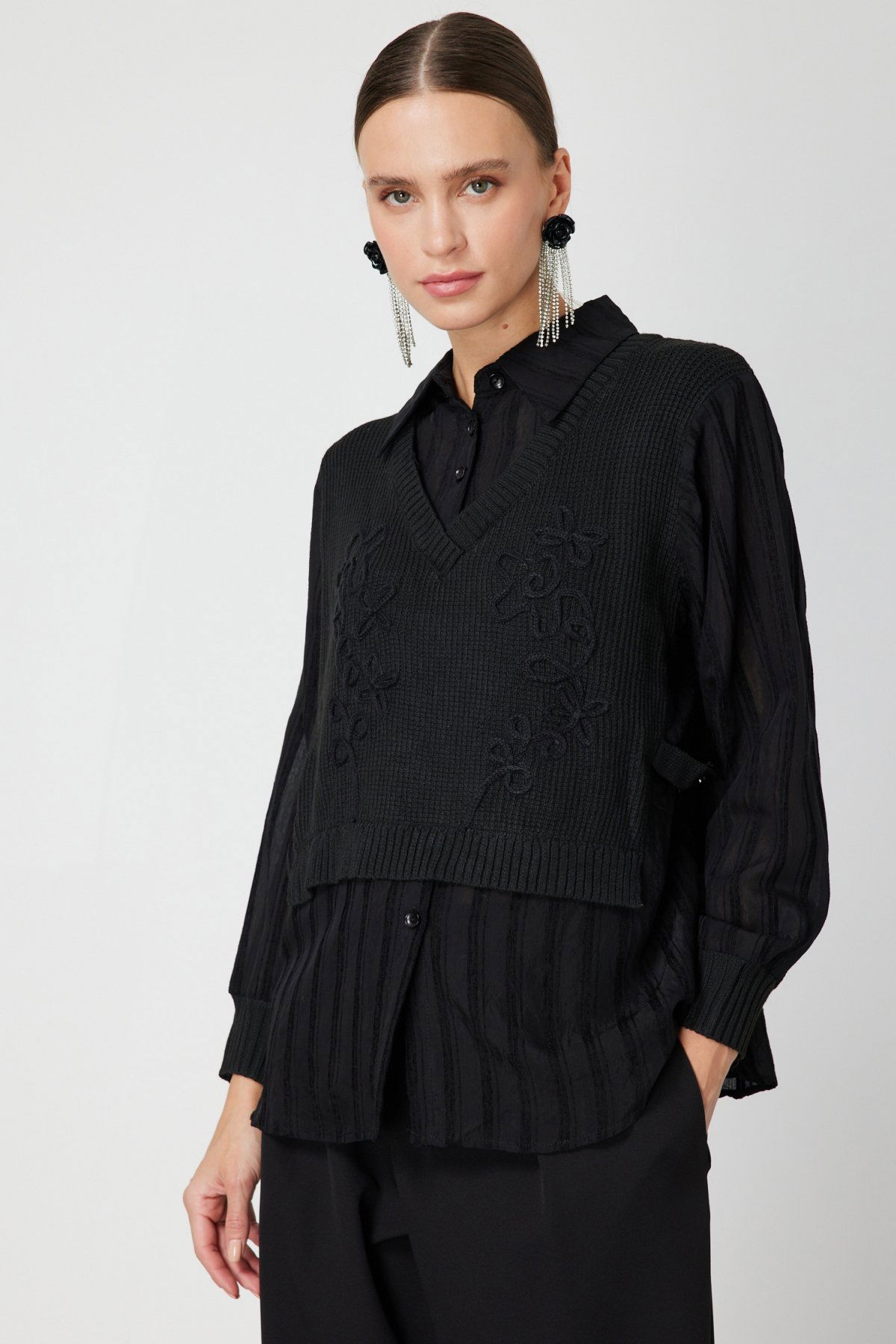 On Kadın İşlemeli Çift Kumaşlı Bluz 60351 Siyah - 2