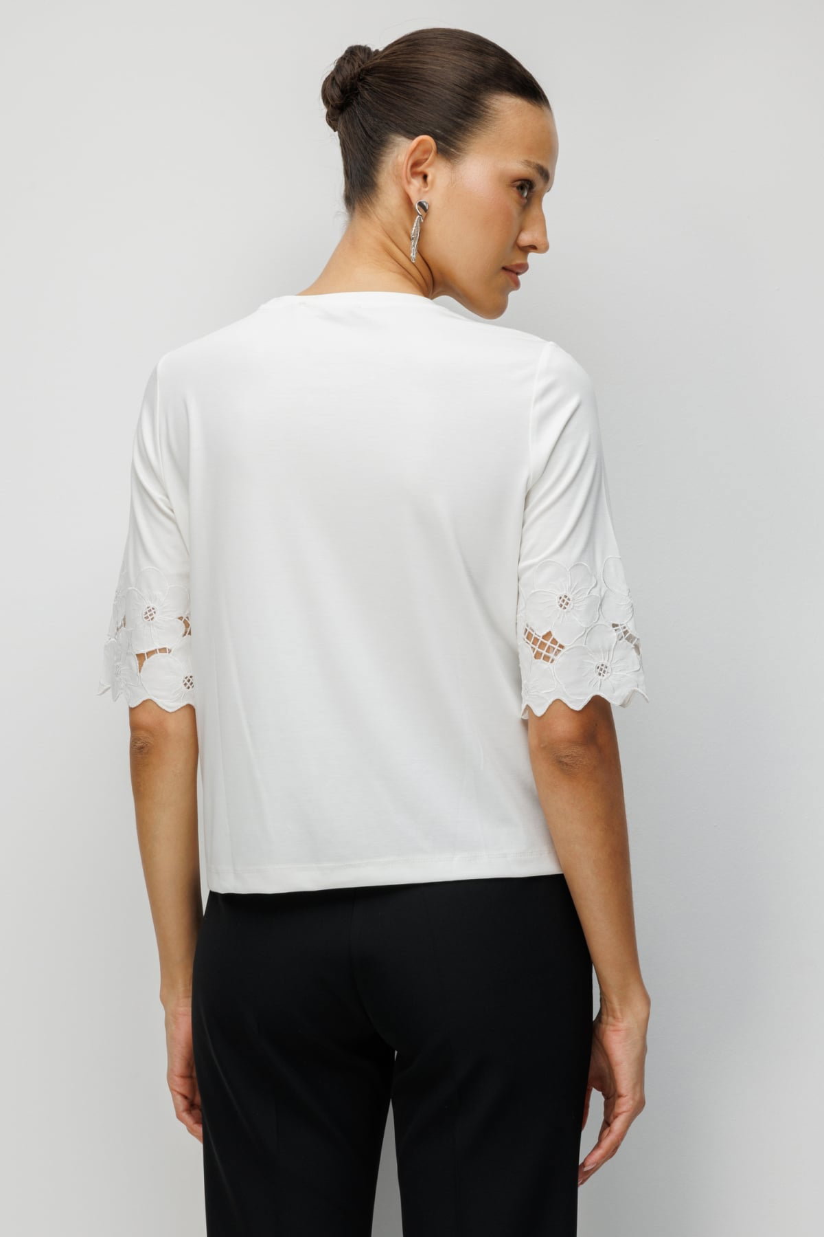 On Kadın İşlemeli Sıfır Yaka Bluz 71386 Ekru - 4