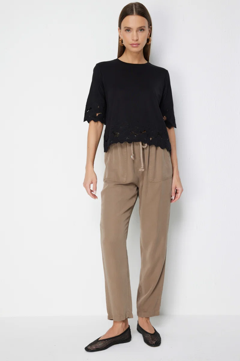 On Kadın İşlemeli Sıfır Yaka Bluz 71386 Siyah - 3