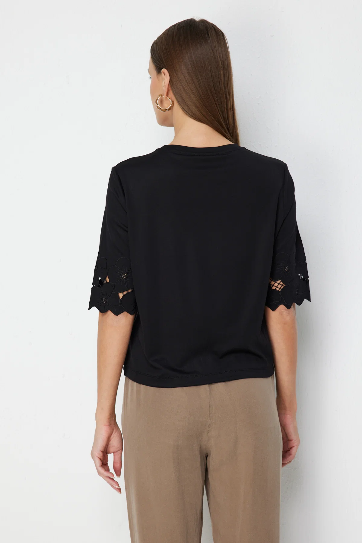 On Kadın İşlemeli Sıfır Yaka Bluz 71386 Siyah - 4