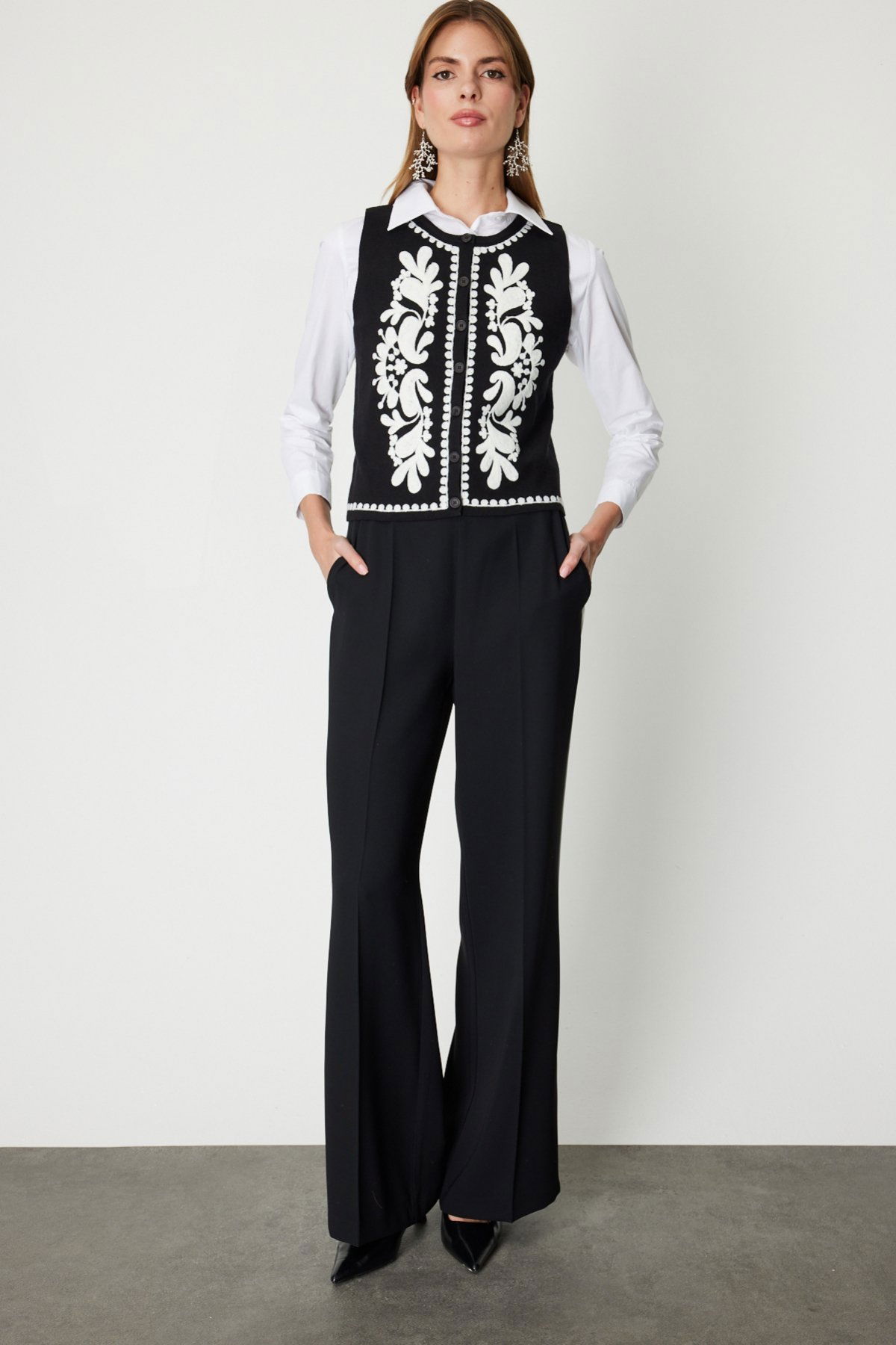 On Kadın İşlemeli Triko Yelek 60919 Siyah - 3