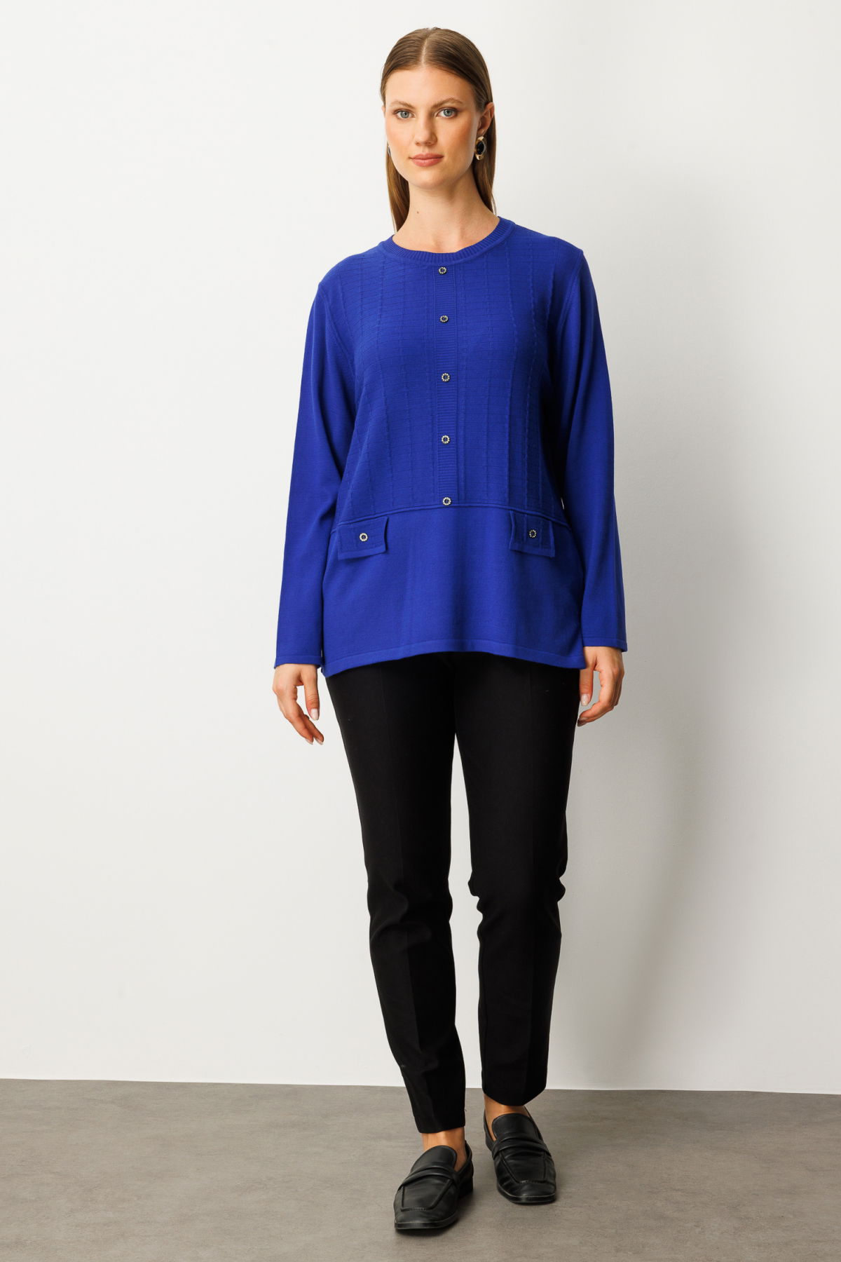 On Kadın Kabartma Desenli Süs Düğmeli Triko Kazak 65358 Saks - 3