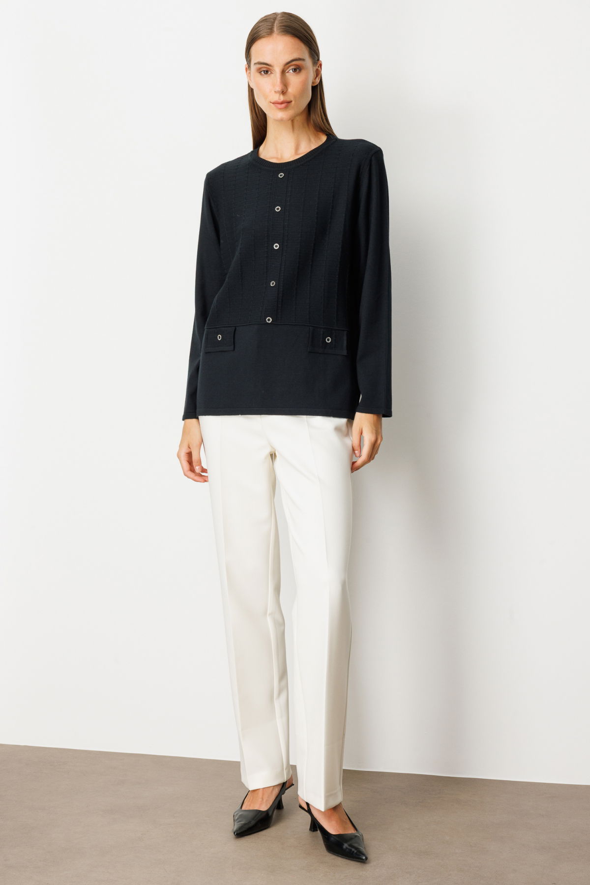 On Kadın Kabartma Desenli Süs Düğmeli Triko Kazak 65358 Siyah - 3