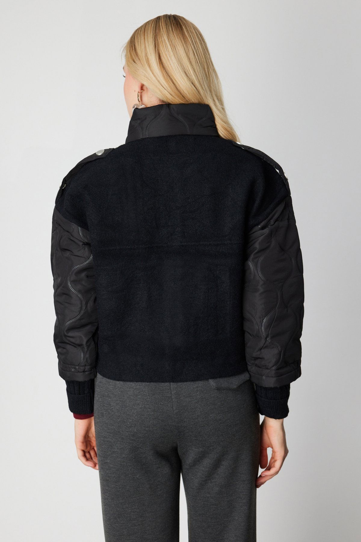 On Kadın Kapitone Detaylı Kapak Cepli Mont 60711 Siyah - 4