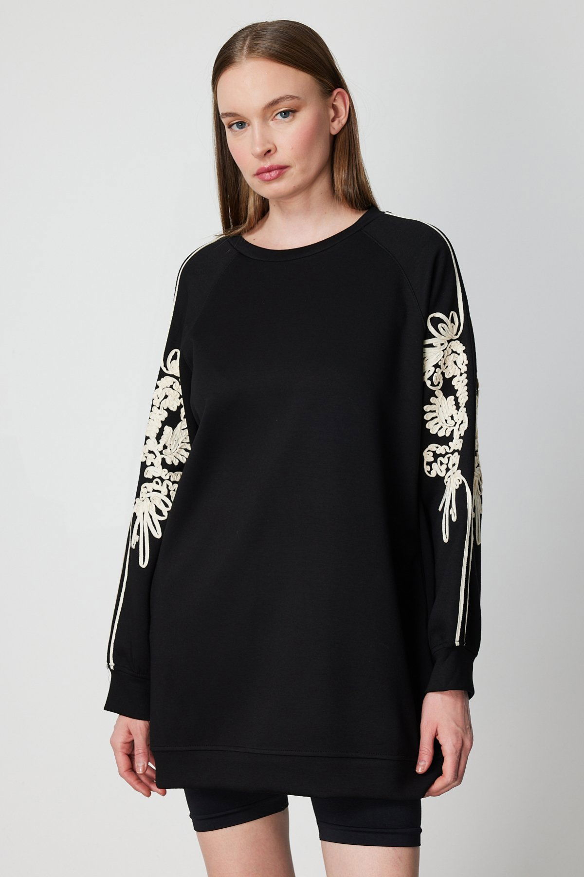 On Kadın Kolları İşlemeli Cep Detaylı Tunik 66381 Siyah - 2