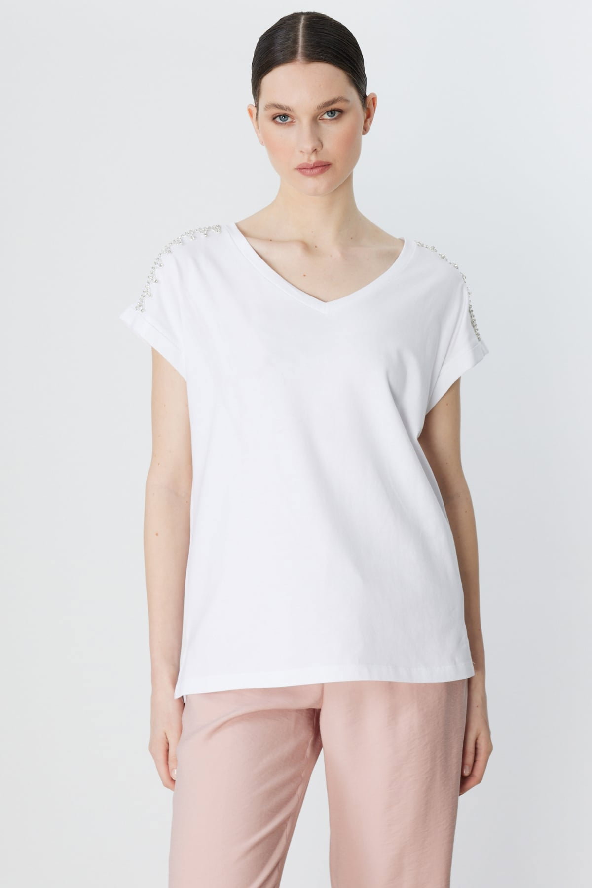 On Kadın Omuzları Taşlı V Yaka Pamuklu T-Shirt 71415 Beyaz - 1