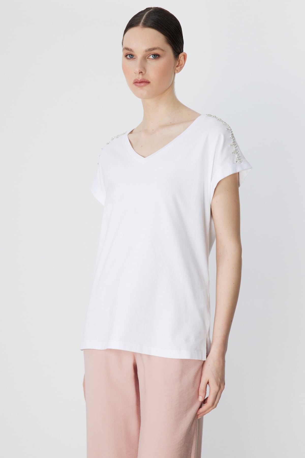 On Kadın Omuzları Taşlı V Yaka Pamuklu T-Shirt 71415 Beyaz - 2