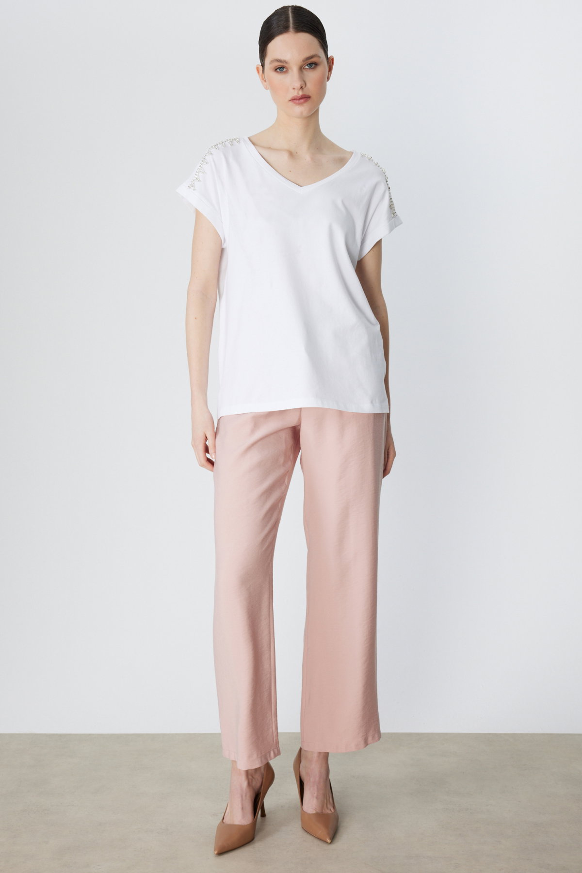 On Kadın Omuzları Taşlı V Yaka Pamuklu T-Shirt 71415 Beyaz - 3