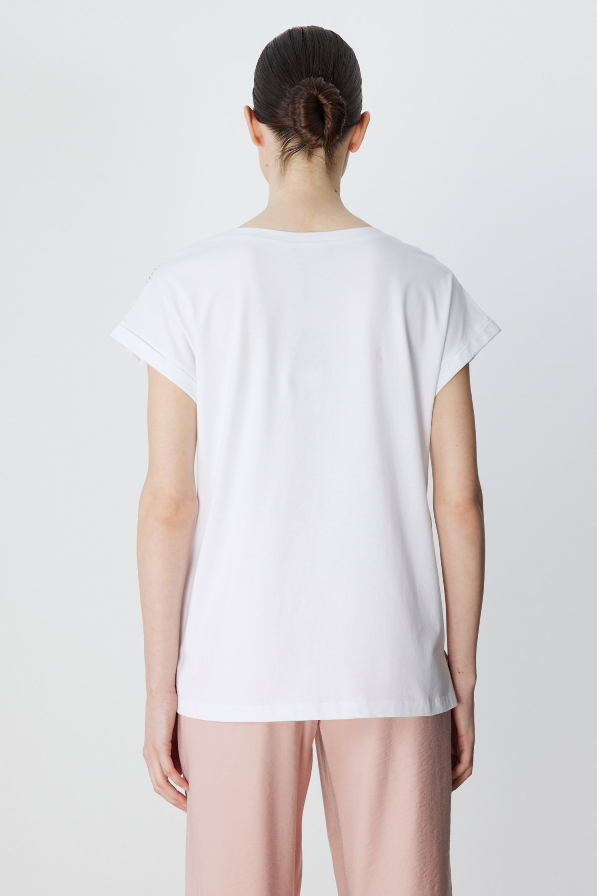 On Kadın Omuzları Taşlı V Yaka Pamuklu T-Shirt 71415 Beyaz - 4