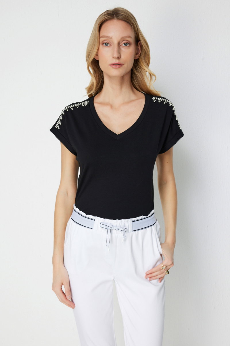 On Kadın Omuzları Taşlı V Yaka Pamuklu T-Shirt 71415 Siyah - 2