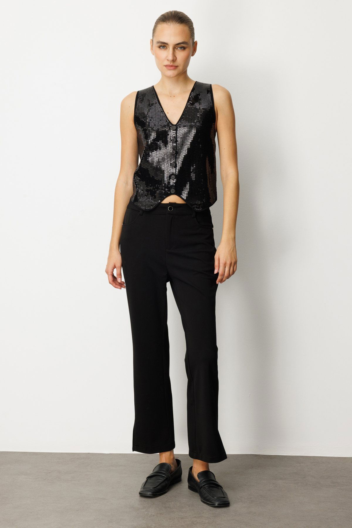 On Kadın Önü Pullu Triko Kumaş Yelek 60918 Siyah - 3