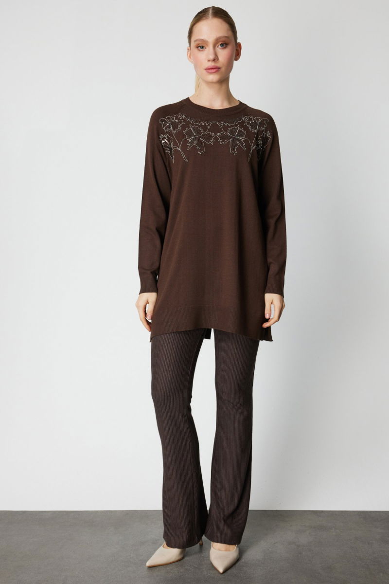 On Kadın Önü Zincirli Desenli Uzun Triko Kazak 65387 Kahverengi - 3