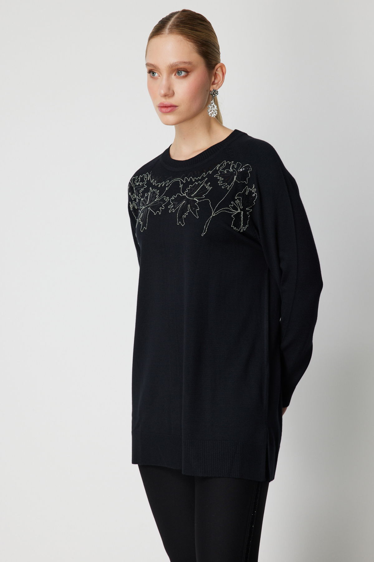 On Kadın Önü Zincirli Desenli Uzun Triko Kazak 65387 Siyah - 2