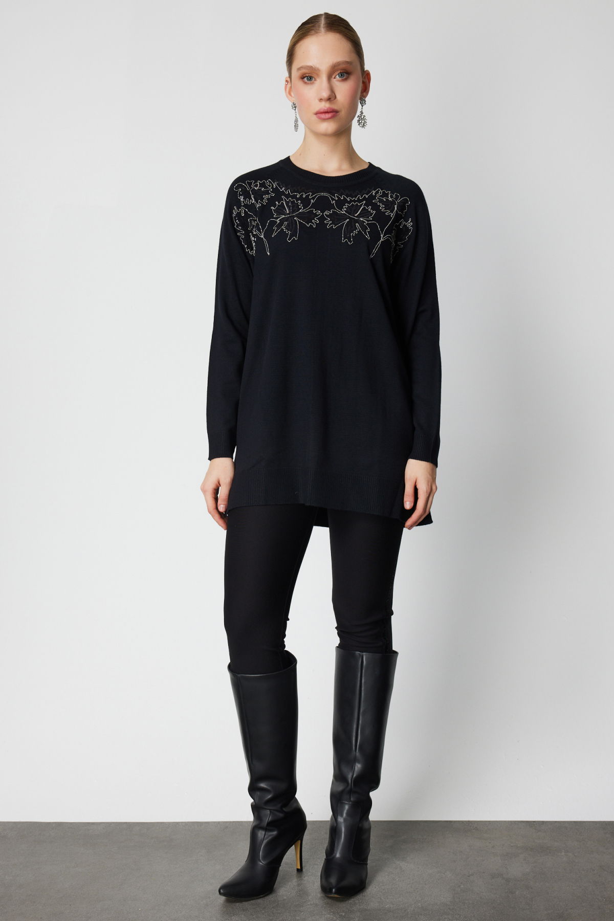 On Kadın Önü Zincirli Desenli Uzun Triko Kazak 65387 Siyah - 3