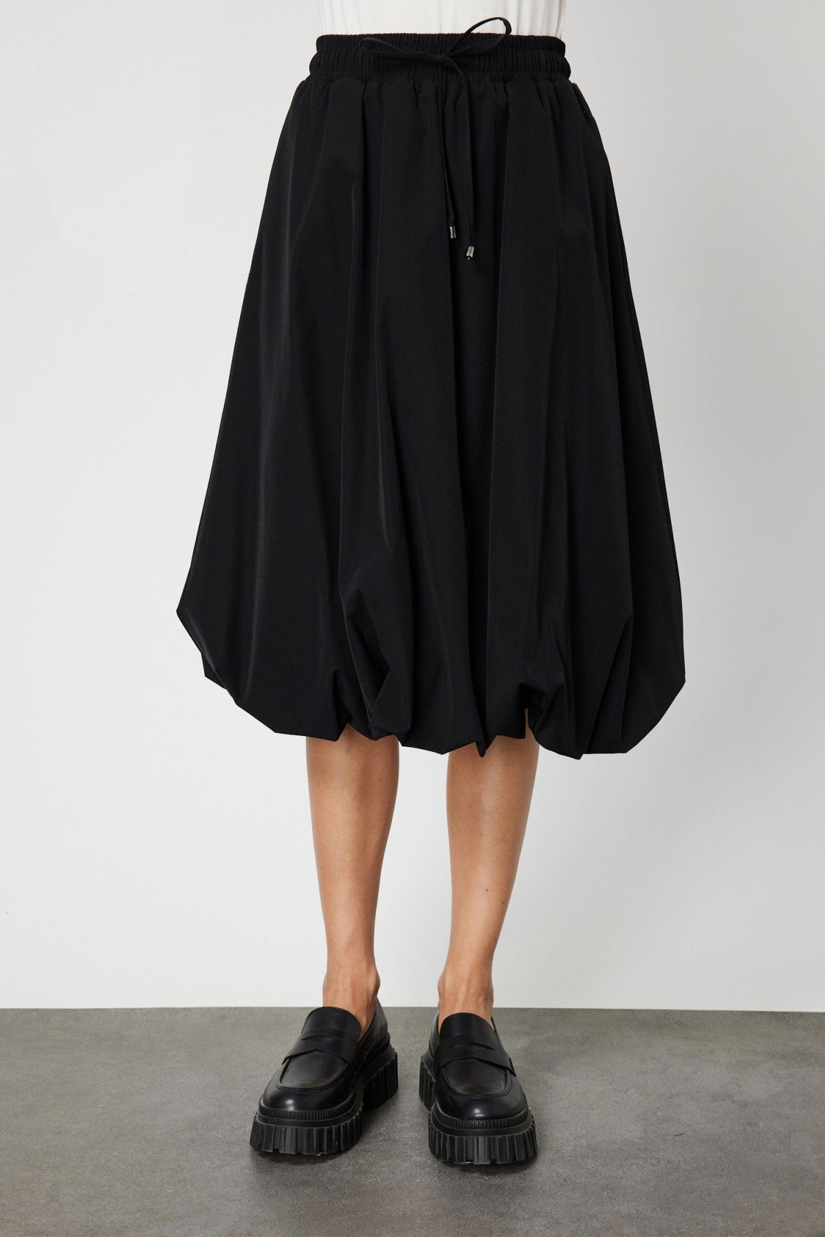 On Kadın Paraşüt Kumaş Midi Balon Etek 64211 Siyah - 3