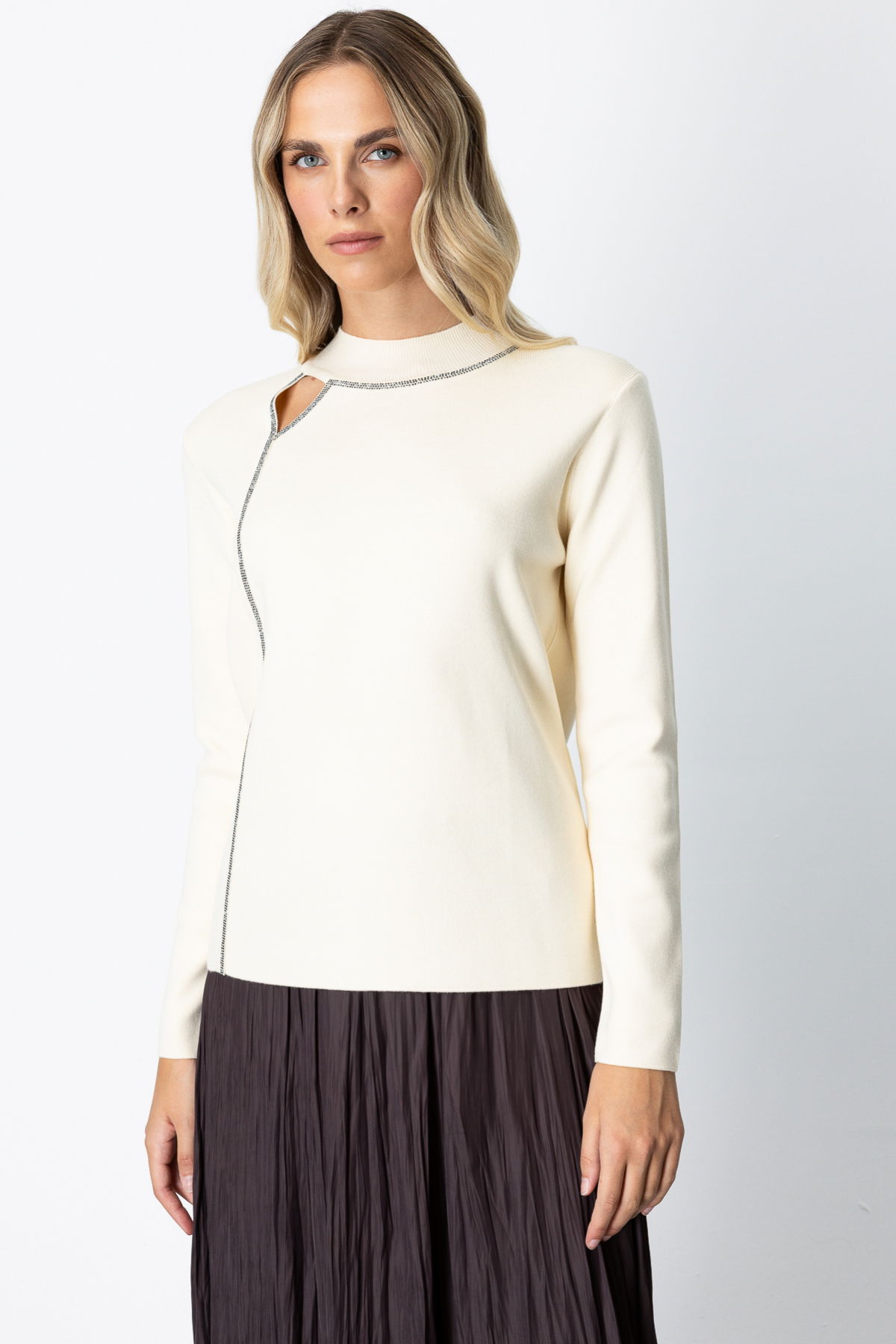 On Kadın Pencere Detaylı Taşlı Kazak 65372 Krem - 2