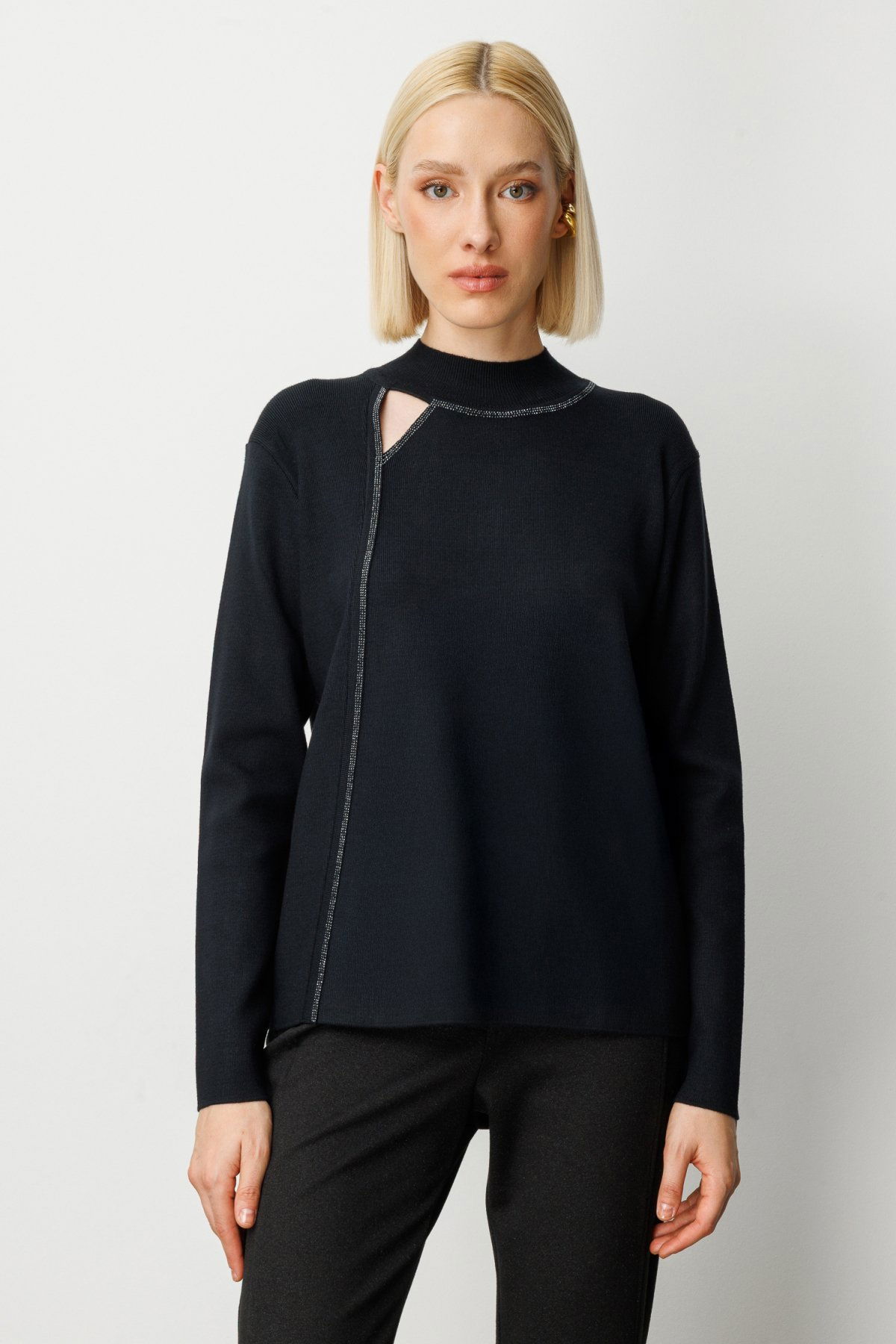 On Kadın Pencere Detaylı Taşlı Kazak 65372 Siyah - 1