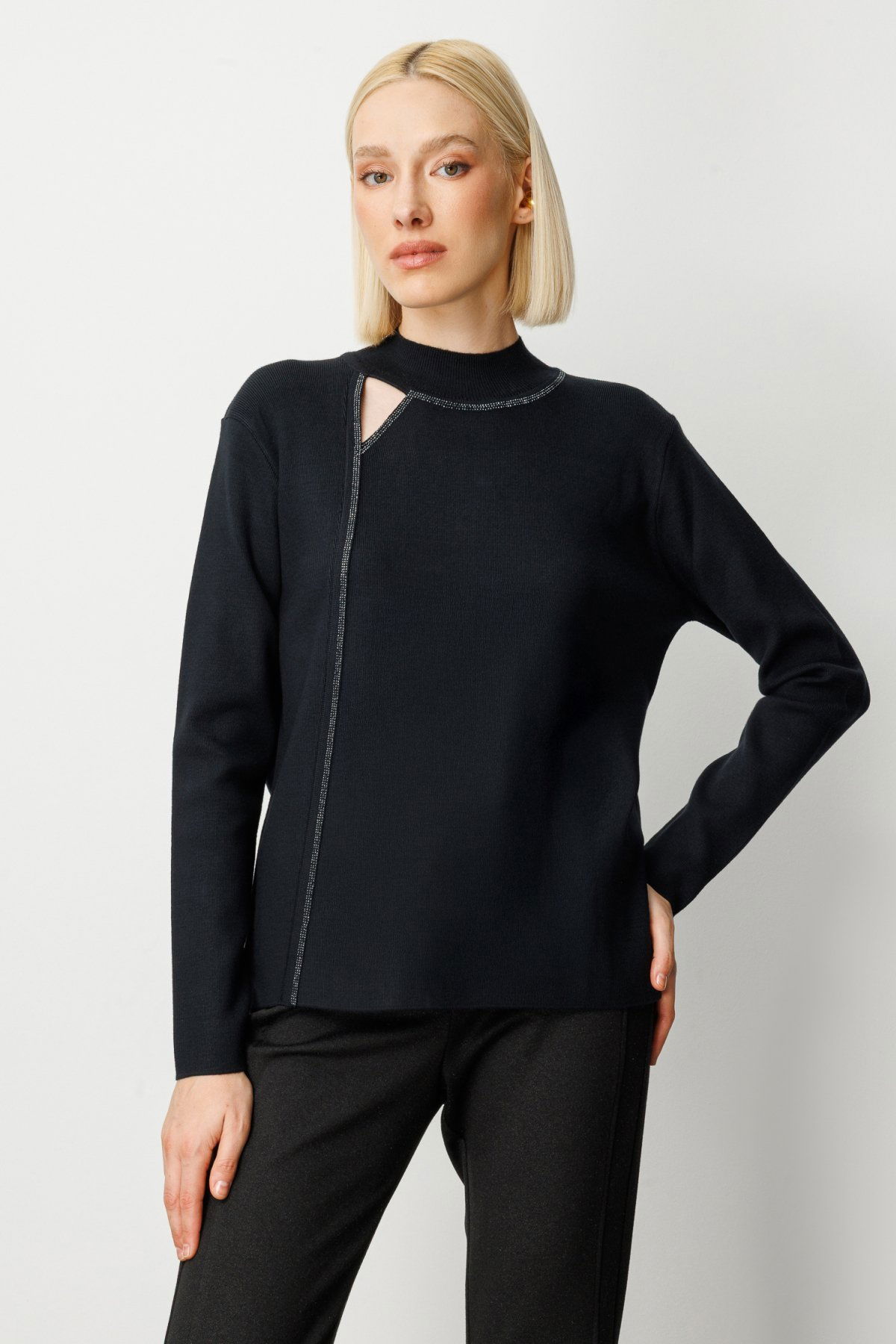 On Kadın Pencere Detaylı Taşlı Kazak 65372 Siyah - 2