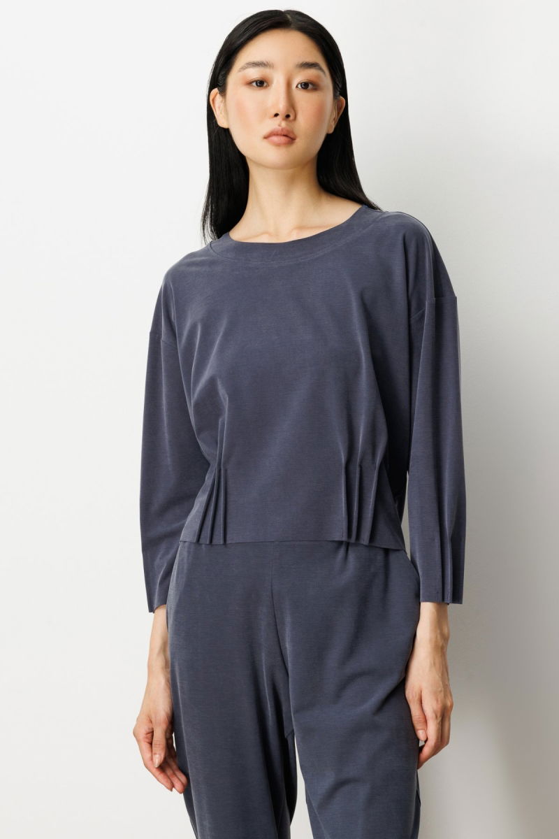 On Kadın Pile Detaylı Sıfır Yaka Bluz 64408 Lacivert - On