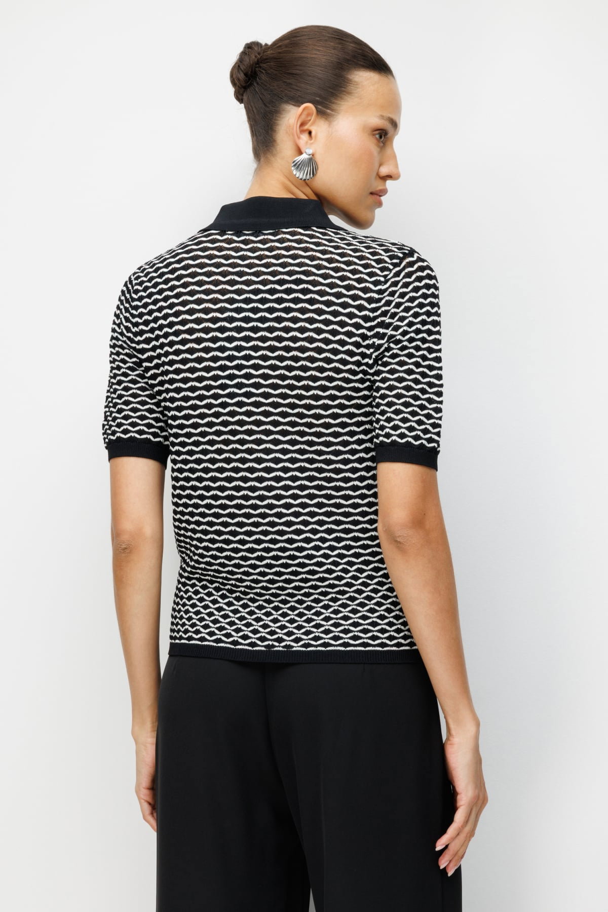 On Kadın Polo Yaka Desenli Bluz 70467 Siyah - 4