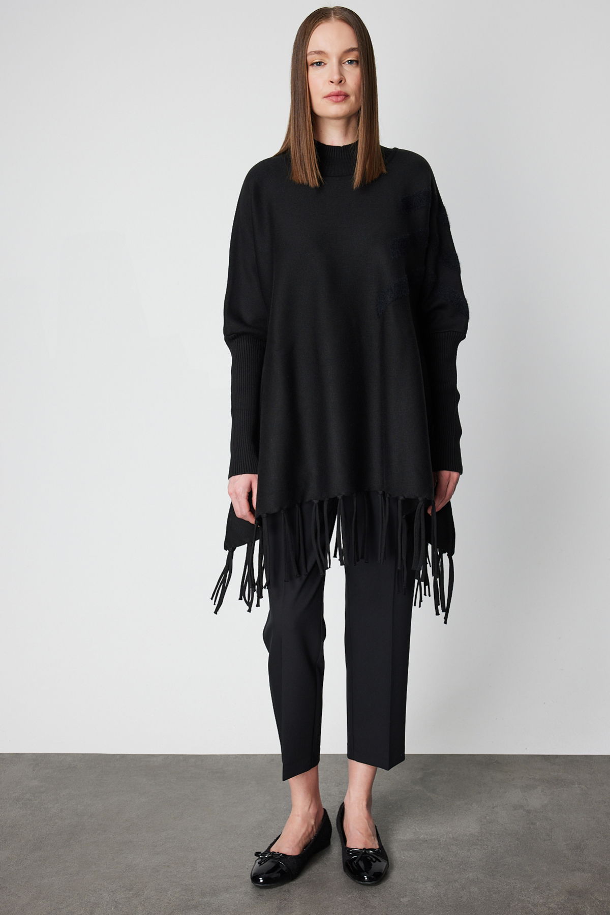 On Kadın Püskül Detaylı Panço 65910 Siyah - 3