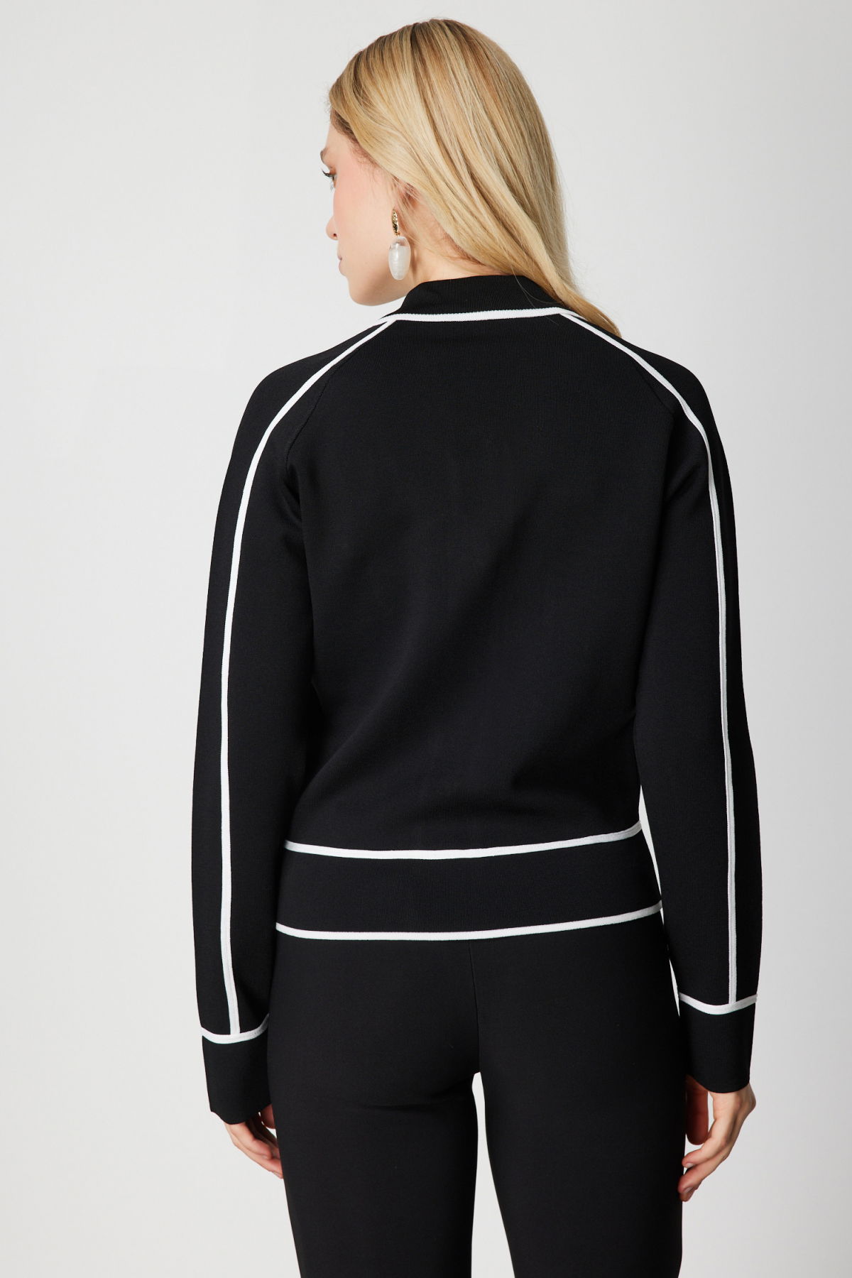 On Kadın Şerit Detaylı Çıtçıt Kapamalı Hırka 69908 Siyah - 4