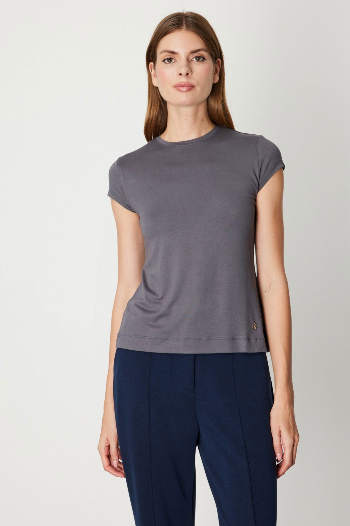 On Kadın Sıfır Yaka Ay Kol Basic Bluz 61302 Antrasit - 1