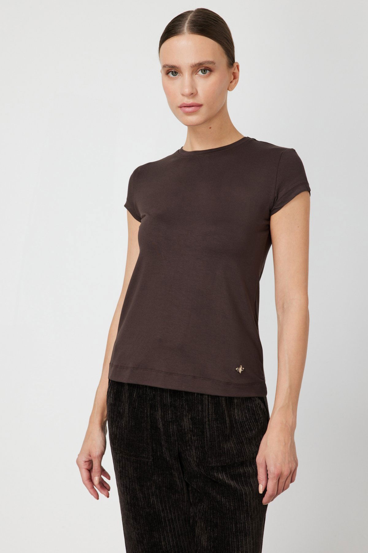 On Kadın Sıfır Yaka Ay Kol Basic Bluz 61302 Kahverengi - 1