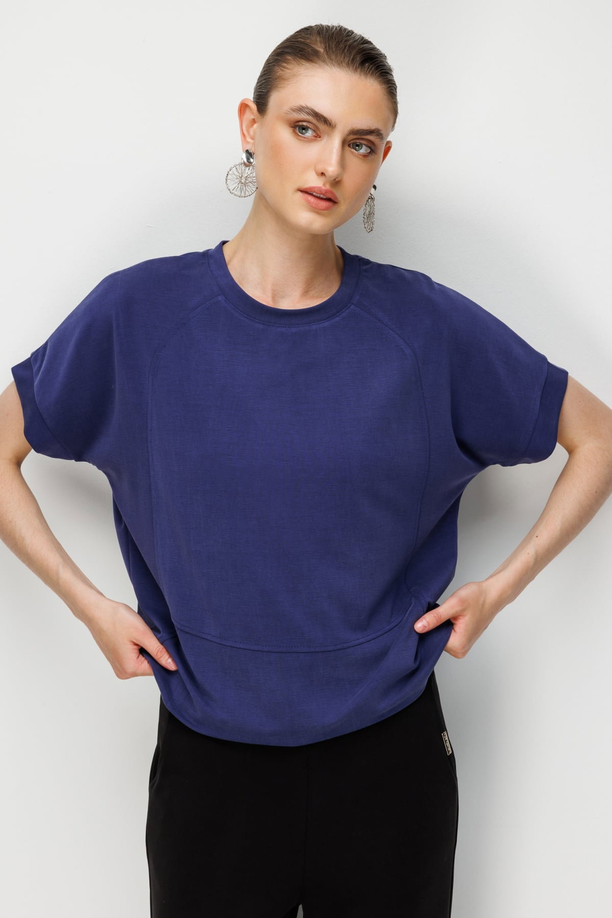 On Kadın Sıfır Yaka Dikiş Detaylı T-Shirt 76429 Indigo - 1