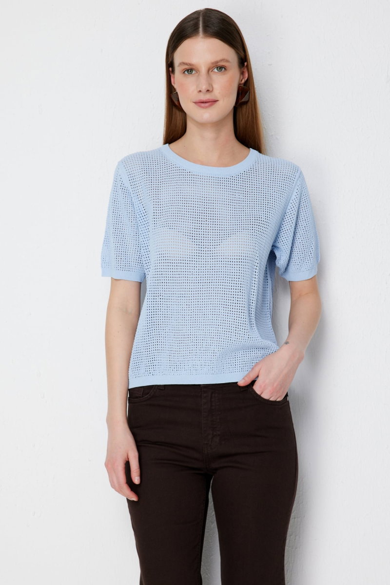 On Kadın Sıfır Yaka Fileli Bluz 79307 Mavi - On