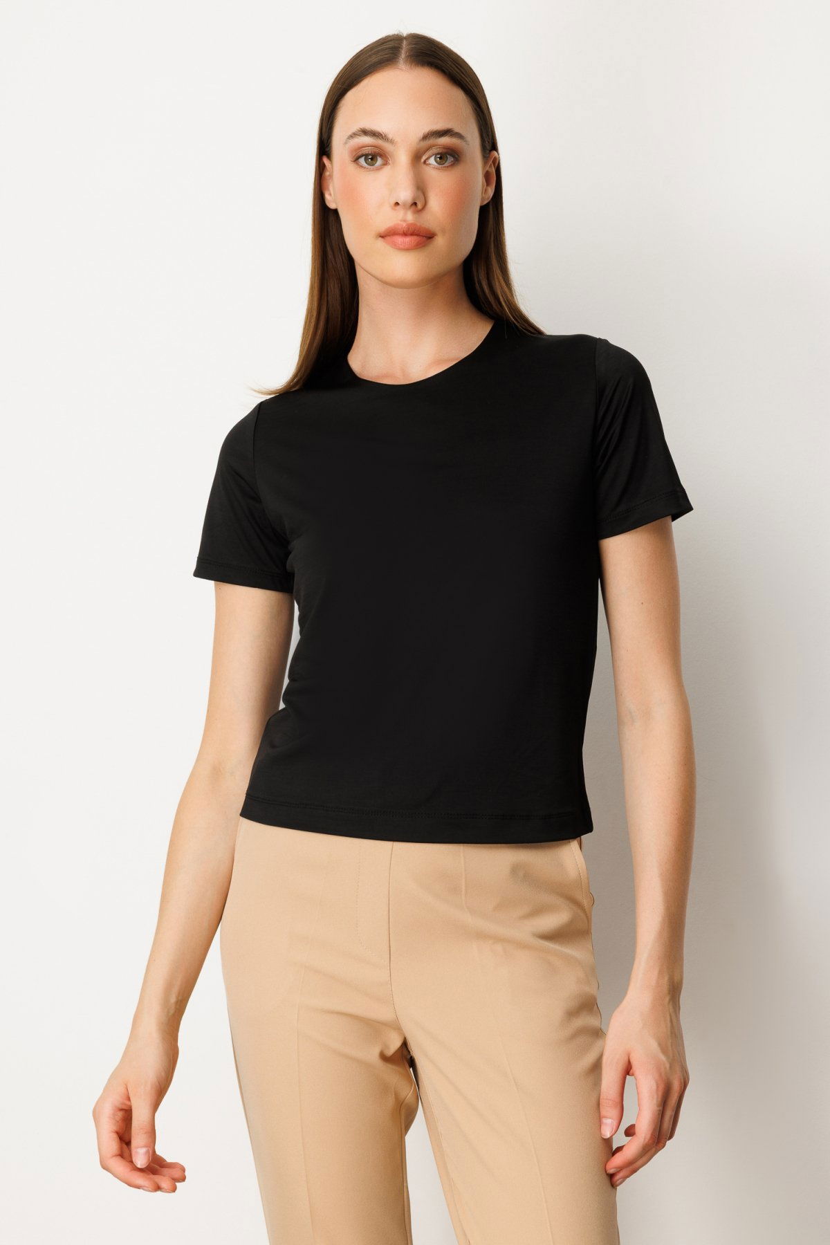 On Kadın Sıfır Yaka Kısa Kol Basic Bluz 61334 Siyah - 1