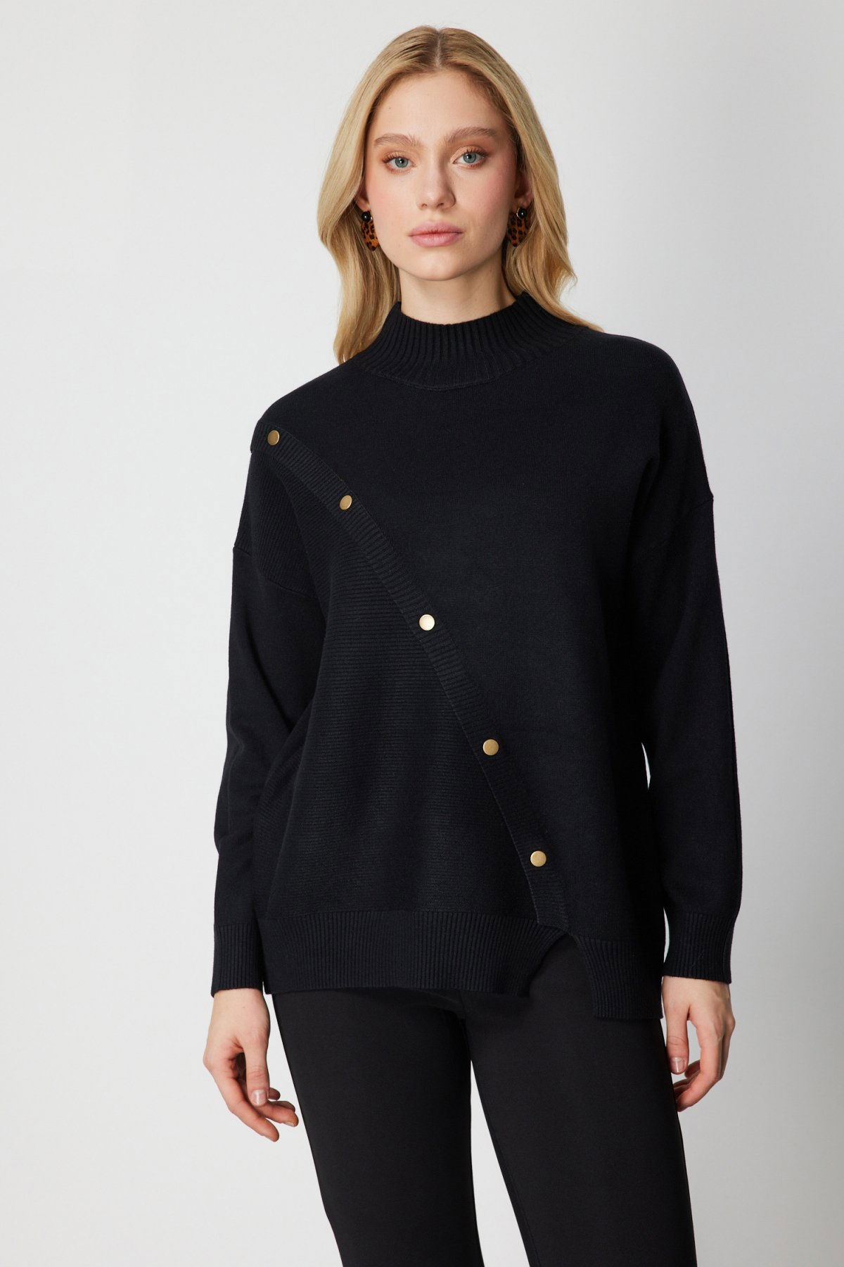 On Kadın Süs Düğmeli Dik Yaka Triko Kazak 60419 Siyah - 1