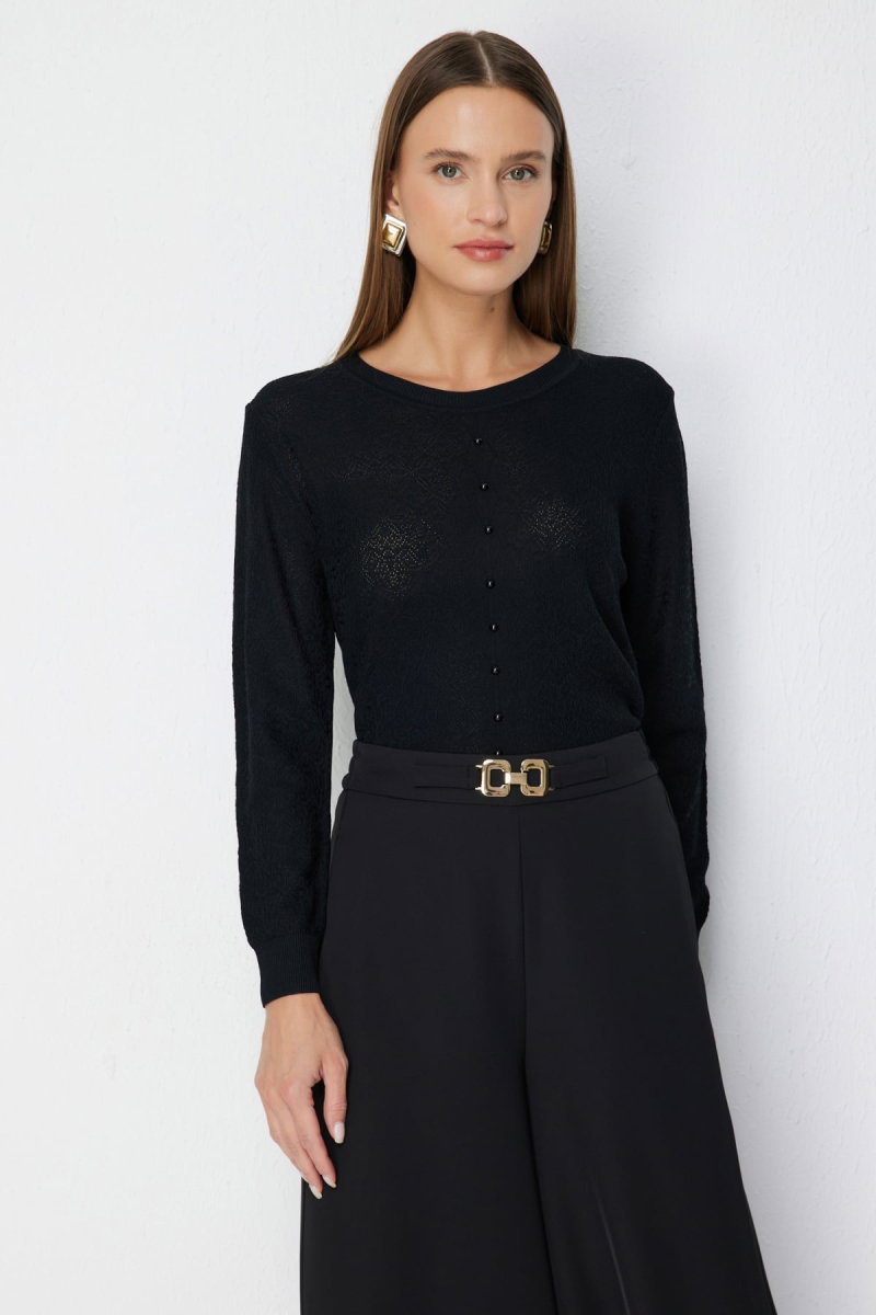 On Kadın Süs Düğmeli Kumaşı Desenli Bluz 70432 Siyah - 2