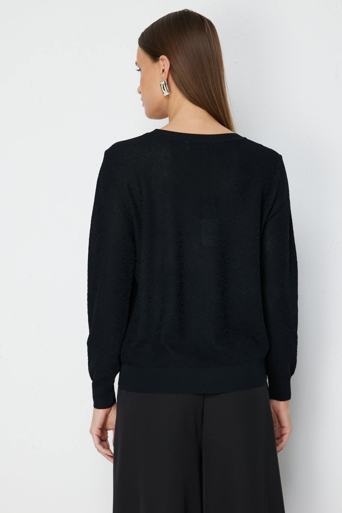 On Kadın Süs Düğmeli Kumaşı Desenli Bluz 70432 Siyah - 4