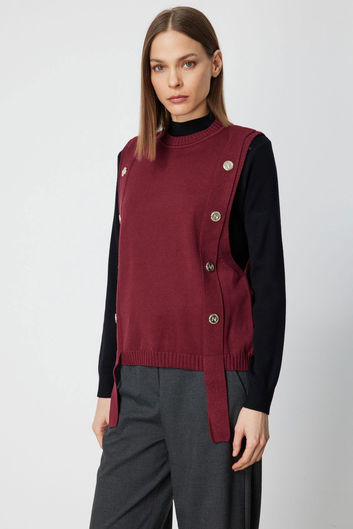 On Kadın Süs Düğmeli Sıfır Yaka Süveter 69310 Bordo - 1
