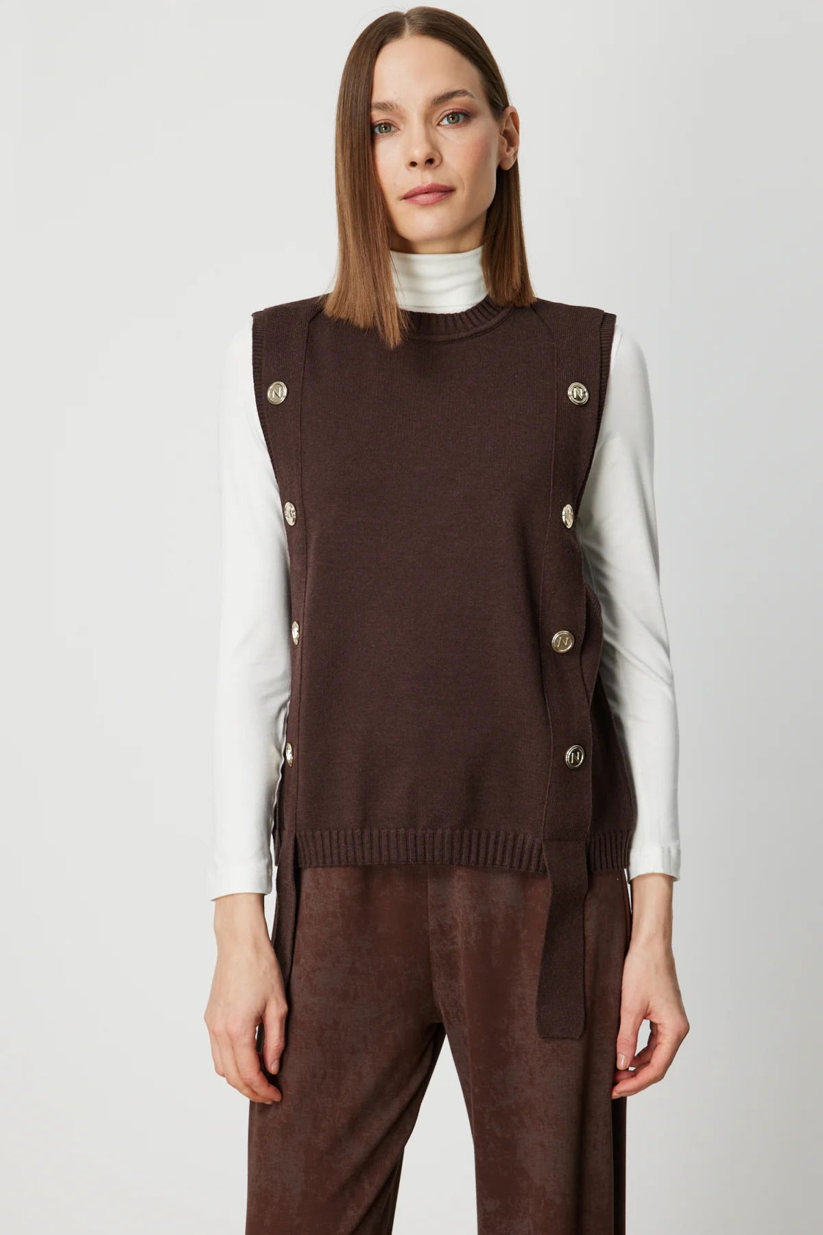 On Kadın Süs Düğmeli Sıfır Yaka Süveter 69310 Kahverengi - 1