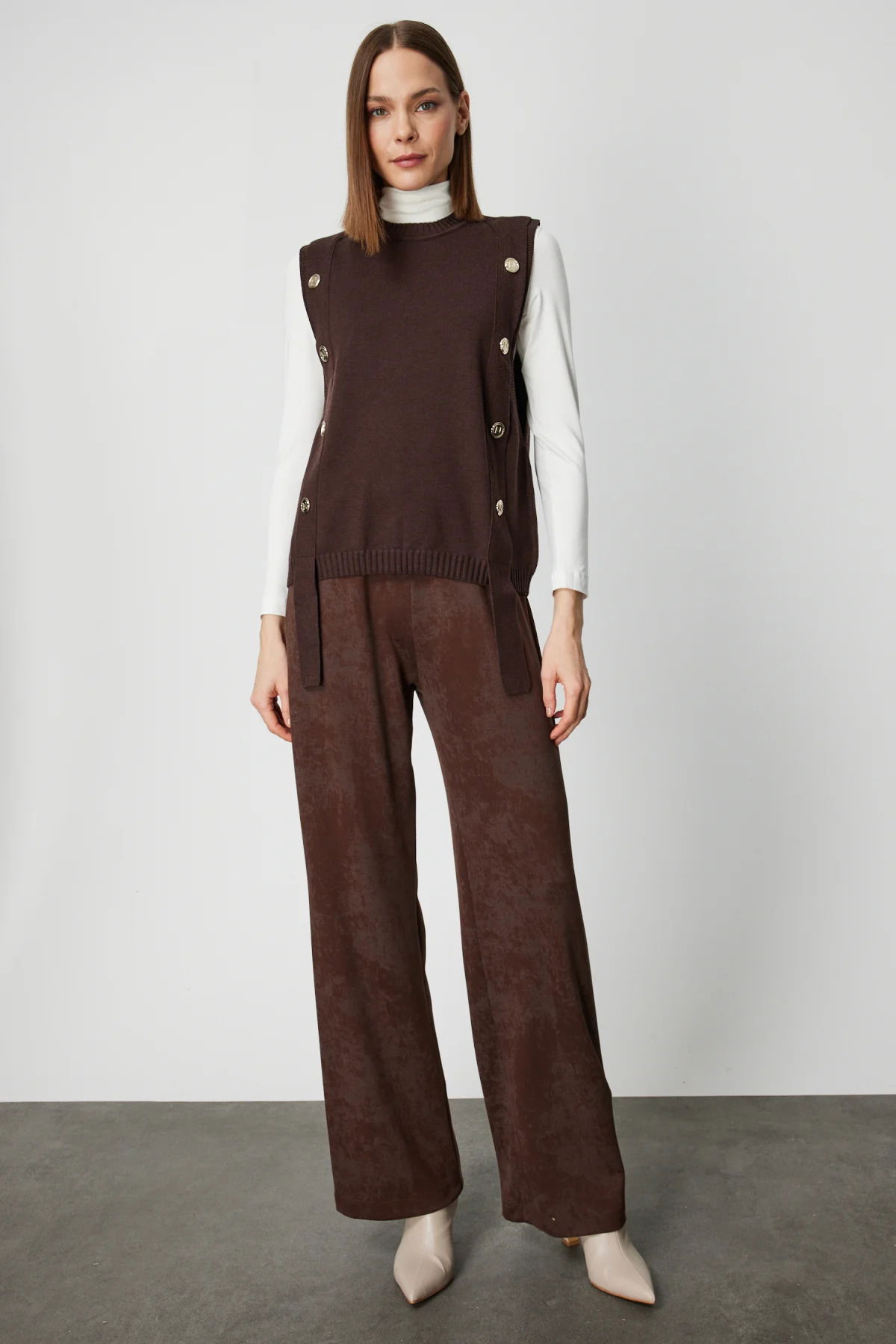 On Kadın Süs Düğmeli Sıfır Yaka Süveter 69310 Kahverengi - 3