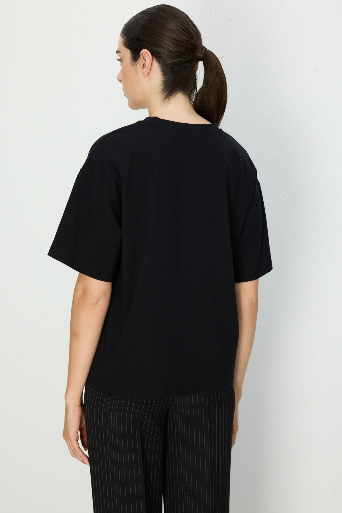 On Kadın Taşlı Ayıcık Baskılı T-Shirt 70341 Siyah - 4