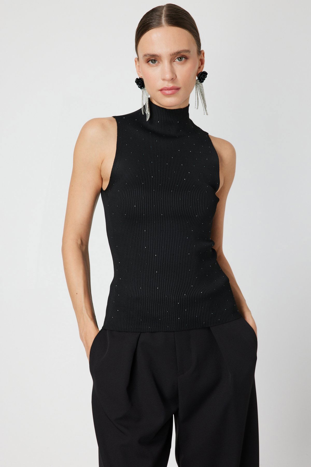 On Kadın Taşlı Kolsuz Triko Bluz 66375 Siyah - 1