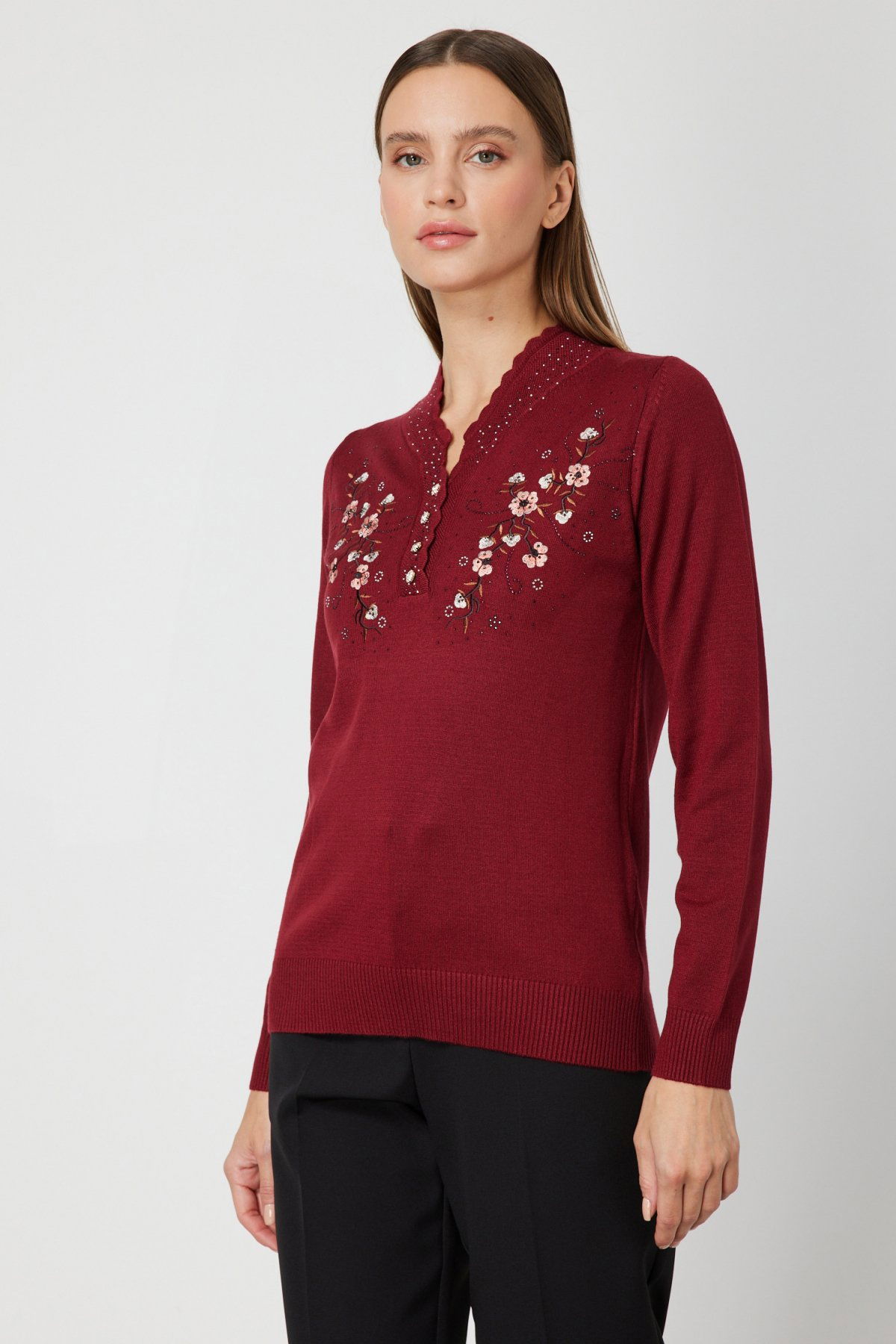 On Kadın V Yaka Çiçek İşlemeli Triko Kazak 65307 Bordo - 2