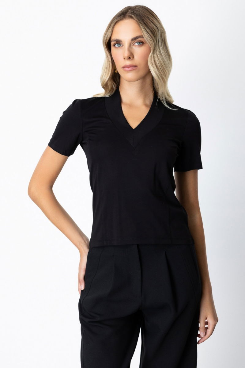 On Kadın V Yaka Dikişli Basic T-Shirt 61341 Siyah - 1