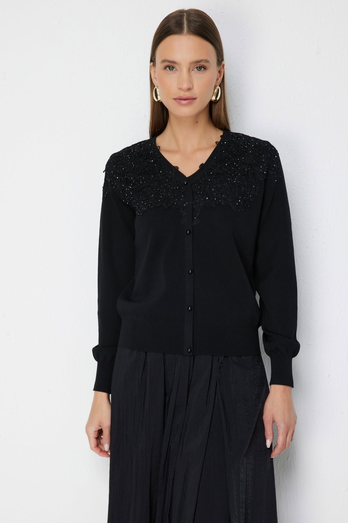 On Kadın V Yaka İşlemeli Triko Bluz 70513 Siyah - 1