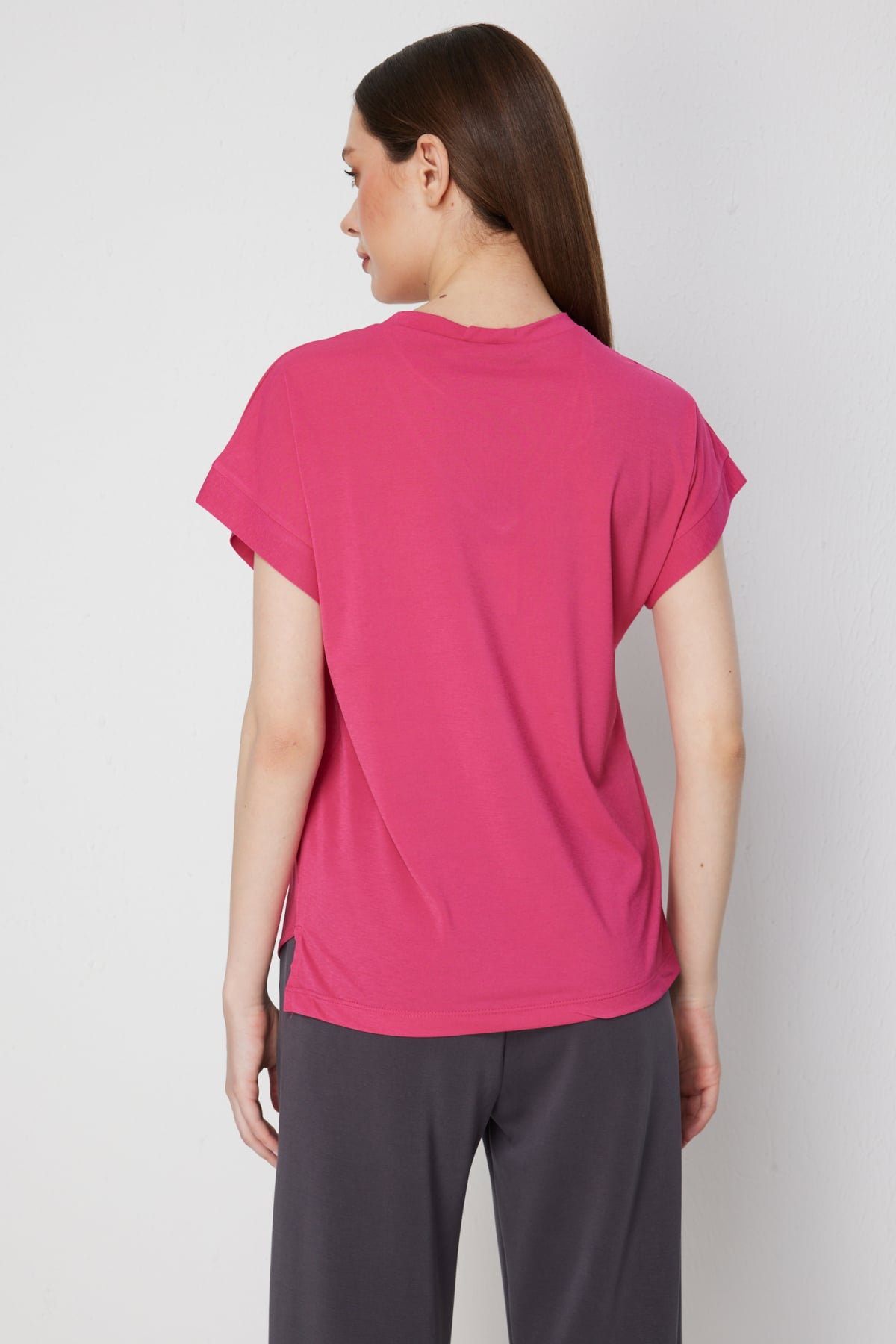 On Kadın V Yaka Parçalı T-Shirt 71475 Fuşya - 4