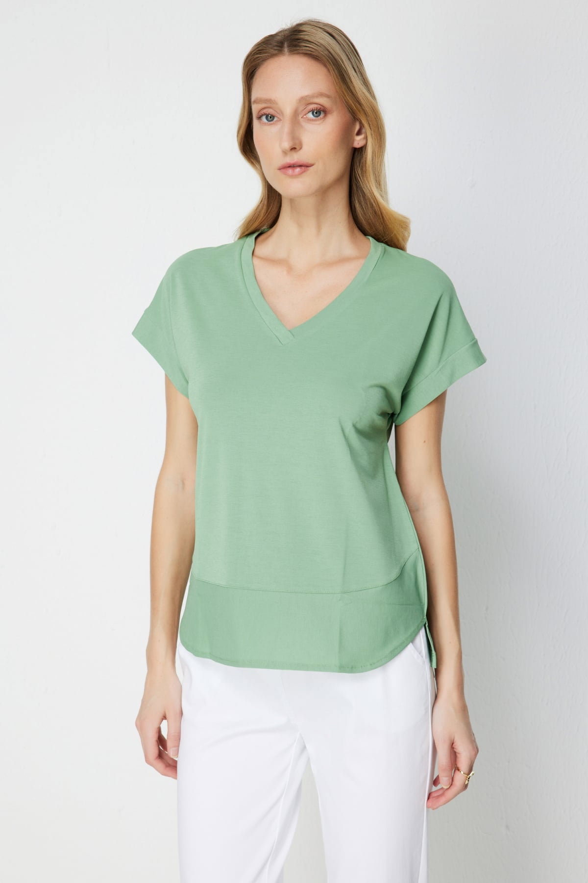 On Kadın V Yaka Parçalı T-Shirt 71475 Haki - 2